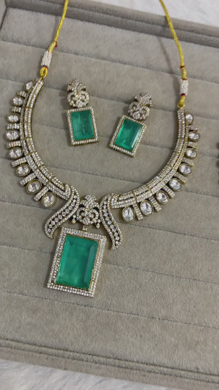 Sherlin Doublet Silver Foiling Necklace Set