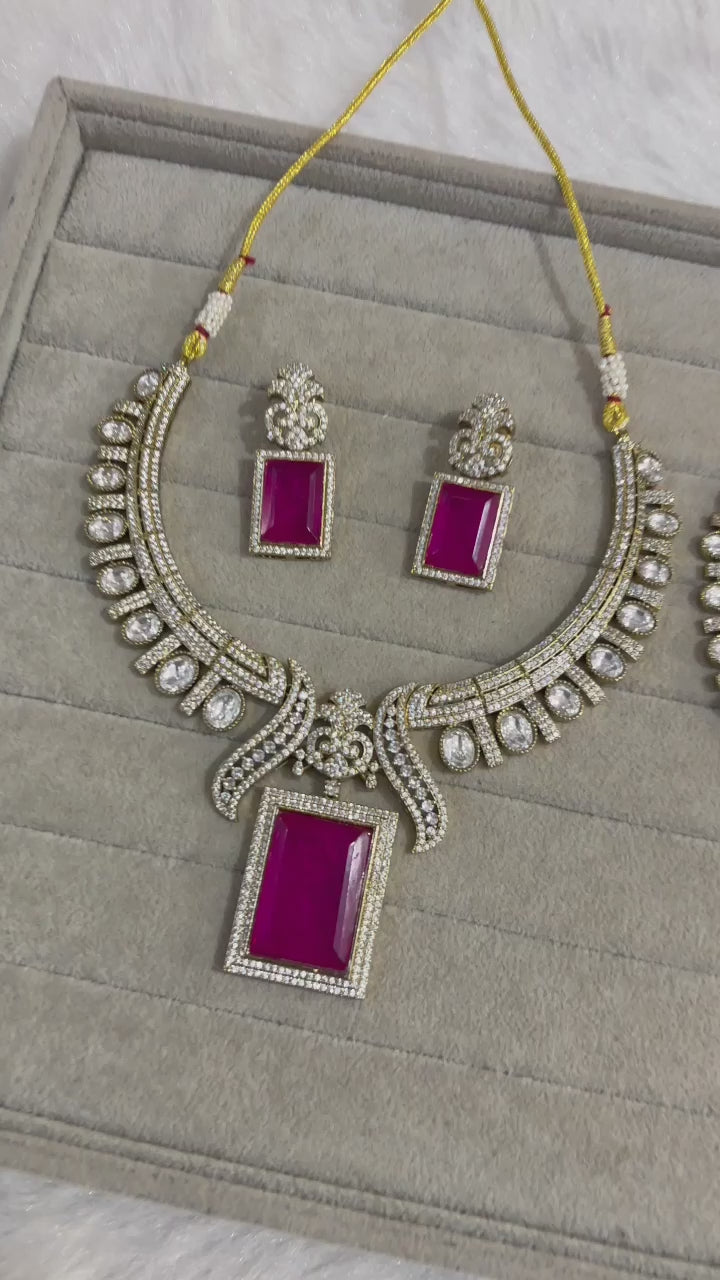 Sherlin Doublet Silver Foiling Necklace Set
