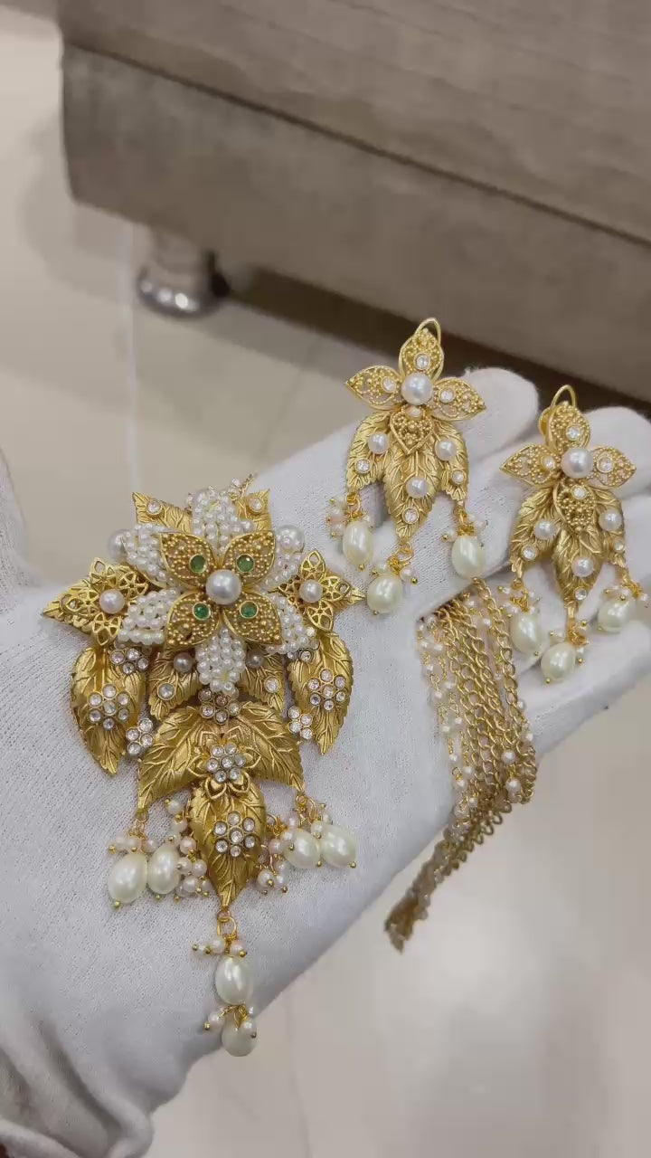 Anam Ruby and Pearls Pendant Set