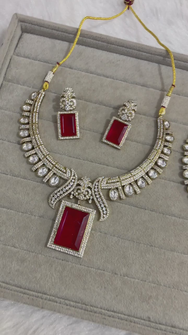 Sherlin Doublet Silver Foiling Necklace Set