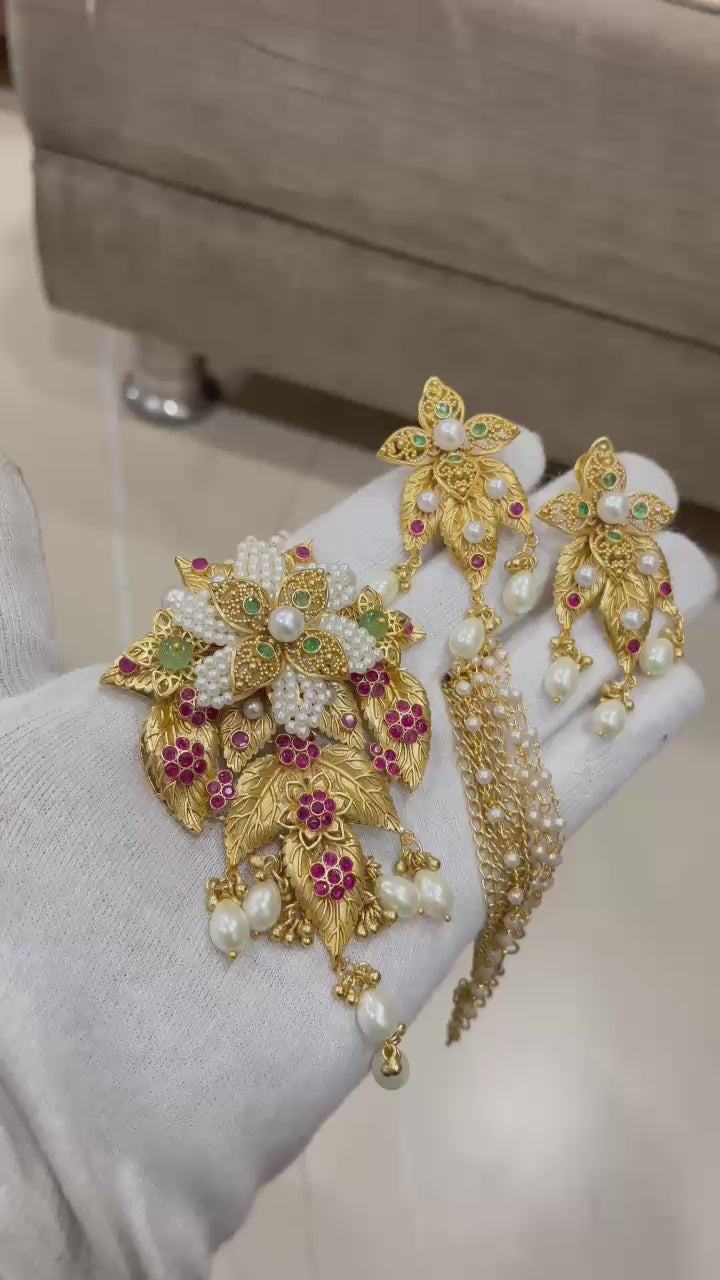 Anam Ruby and Pearls Pendant Set