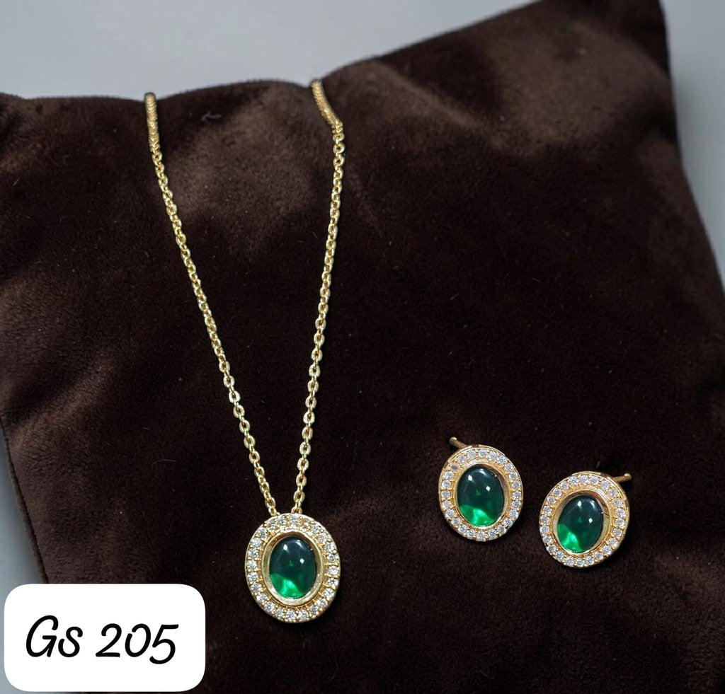 Meera Moissanite set