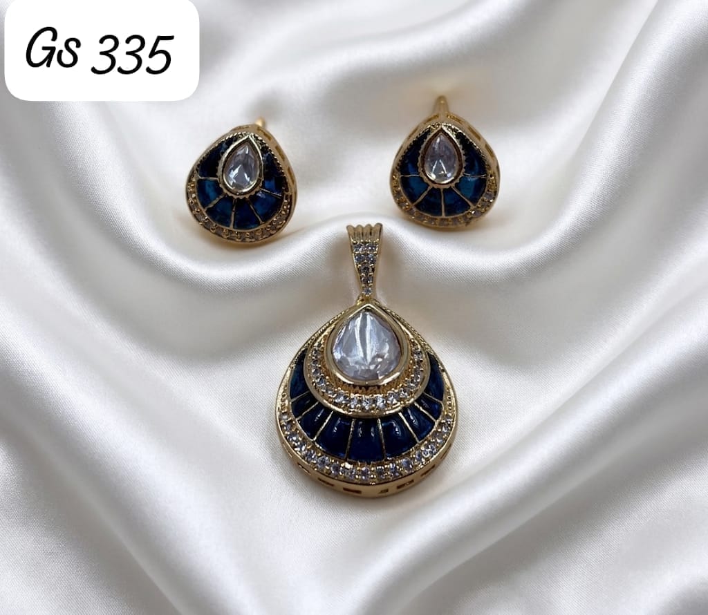 Indira Moissanite Pendant set