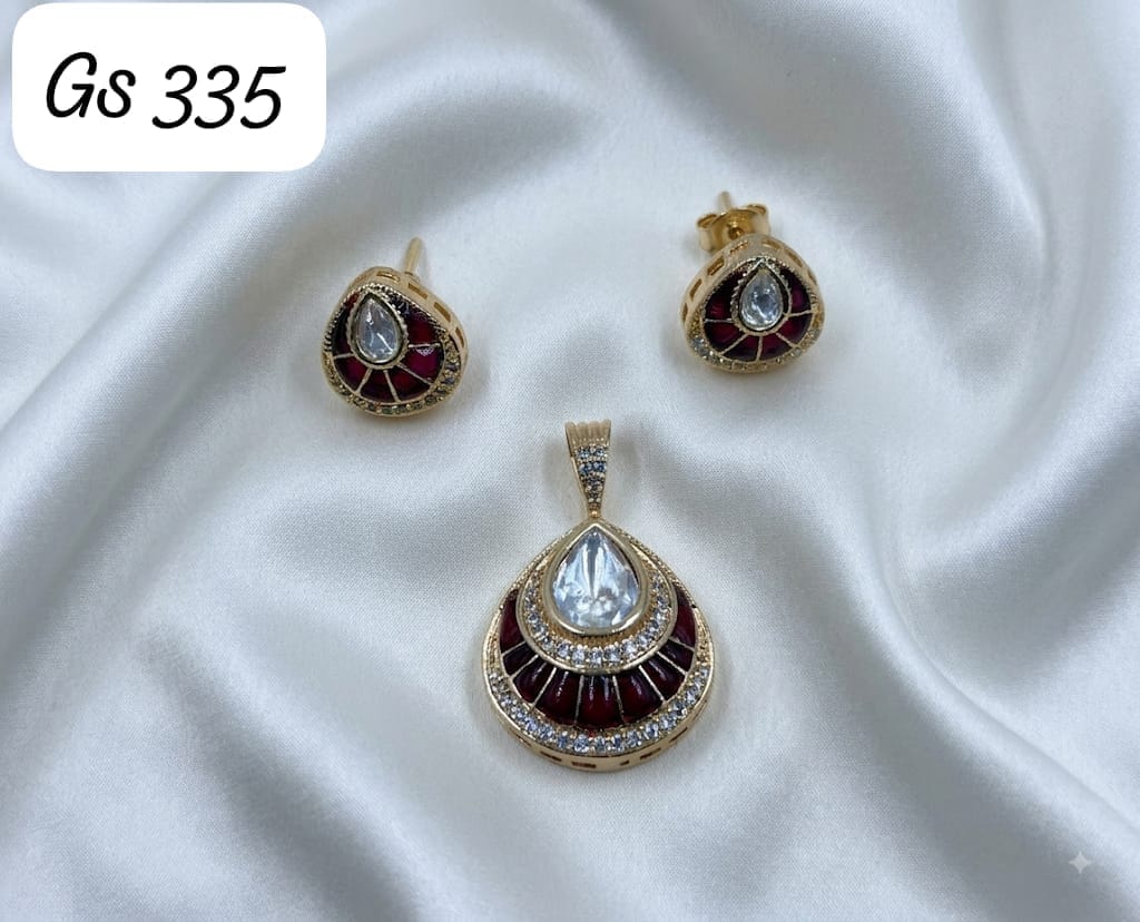 Indira Moissanite Pendant set