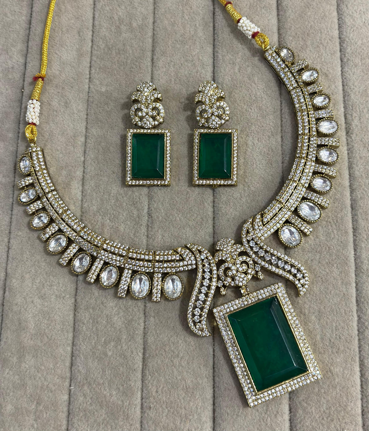 Sherlin Doublet Silver Foiling Necklace Set