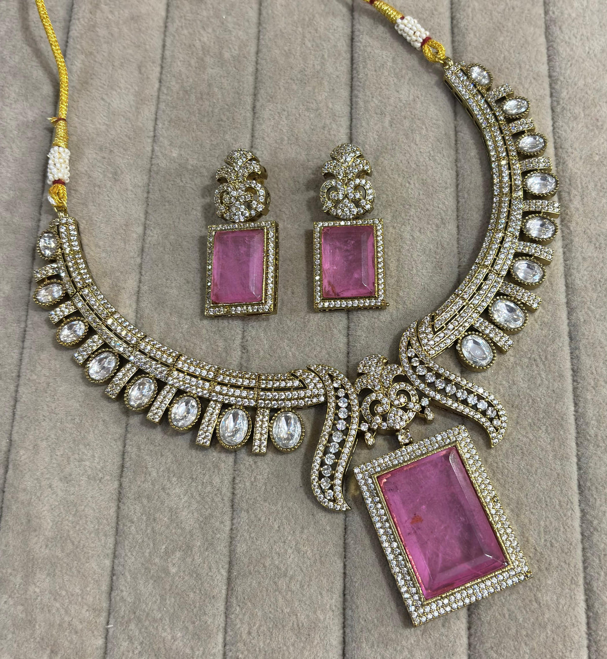 Sherlin Doublet Silver Foiling Necklace Set