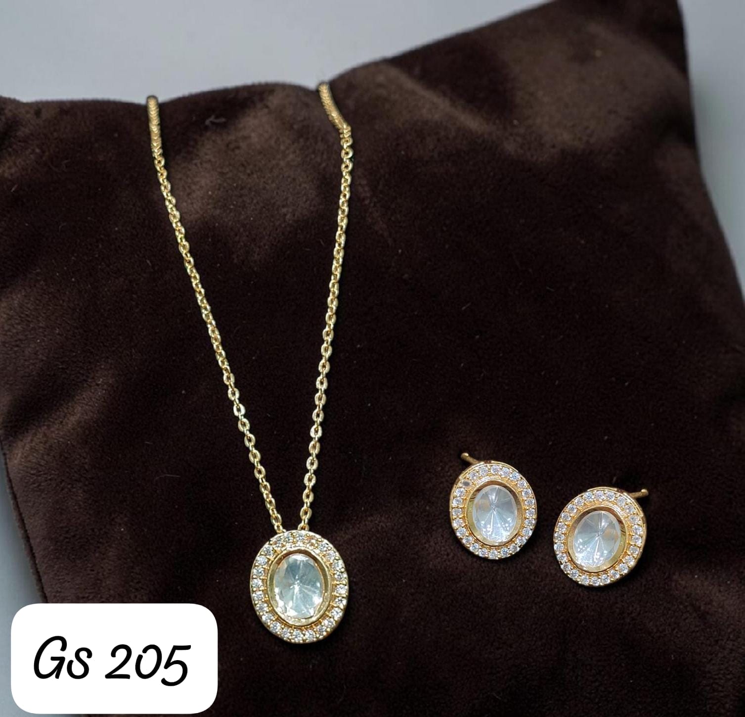 Meera Moissanite set