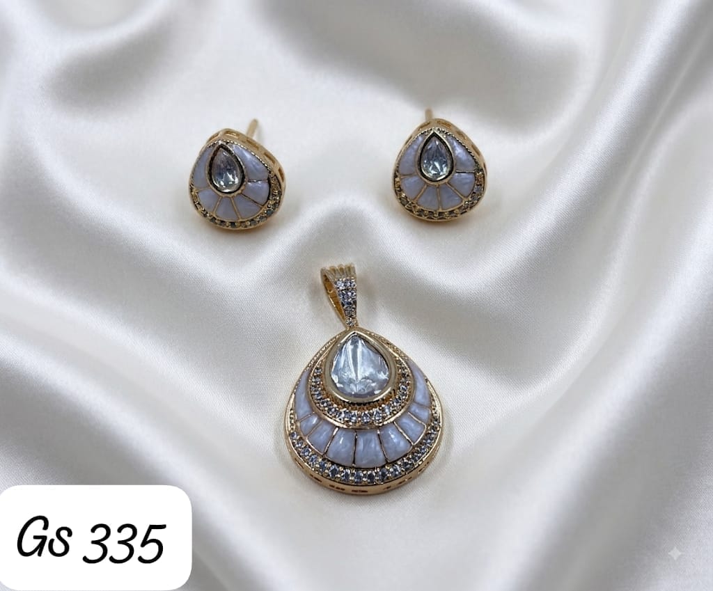 Indira Moissanite Pendant set